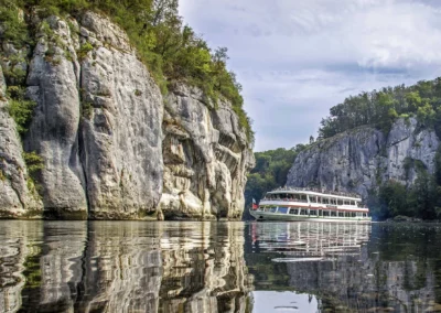 Schifffahrt durch den Donaudurchbruch zum Kloster Weltenburg